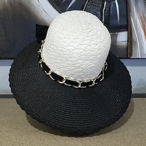 Fine Millinery by August Hat Co Sweet Pea Fascinator Hat